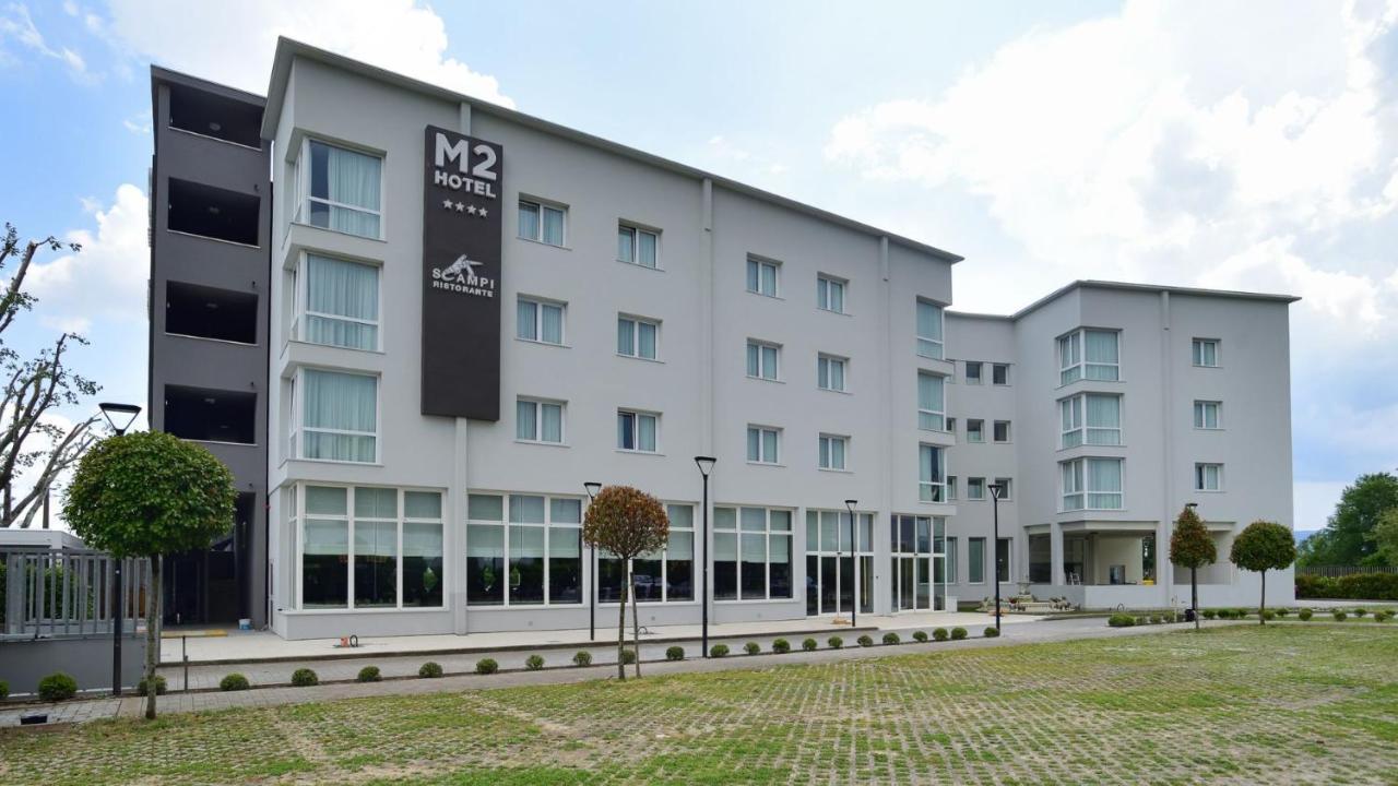 M2 Hotel カンピ・ビセンツィオ エクステリア 写真